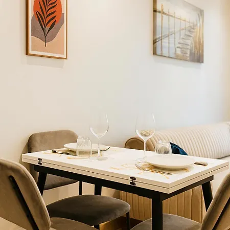 Modern Blloku Area Self Check-in 아파트 티라나