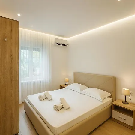 Apartament Modern Blloku Area Self Check-in Tirana