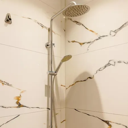 Modern Blloku Area Self Check-in Appartement