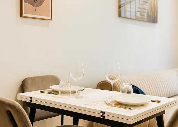 Modern Blloku Area Self Check-in 아파트 티라나