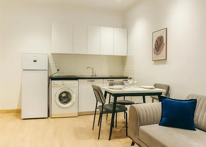 Modern Blloku Area Self Check-in טיראנה